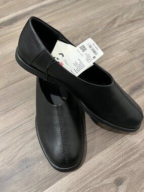 UNIQLO : C NWT Square Flat Shoes size 8